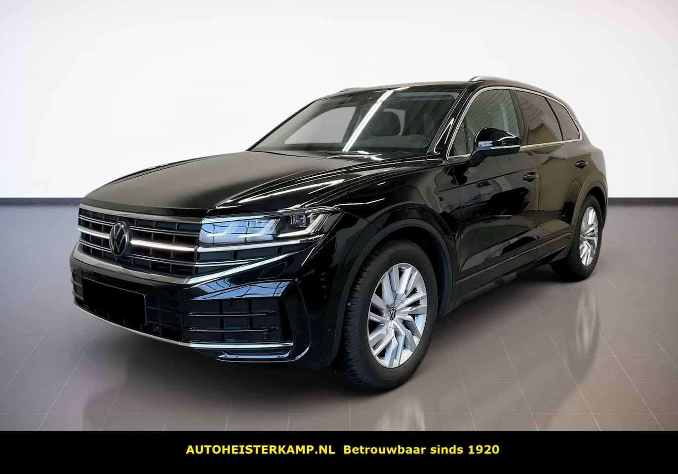 Volkswagen Touareg - 3.0 TDI Elegance Grijs Kenteken ACC Luchtvering Comfortstoelen Trekhaak - AutoWereld.nl