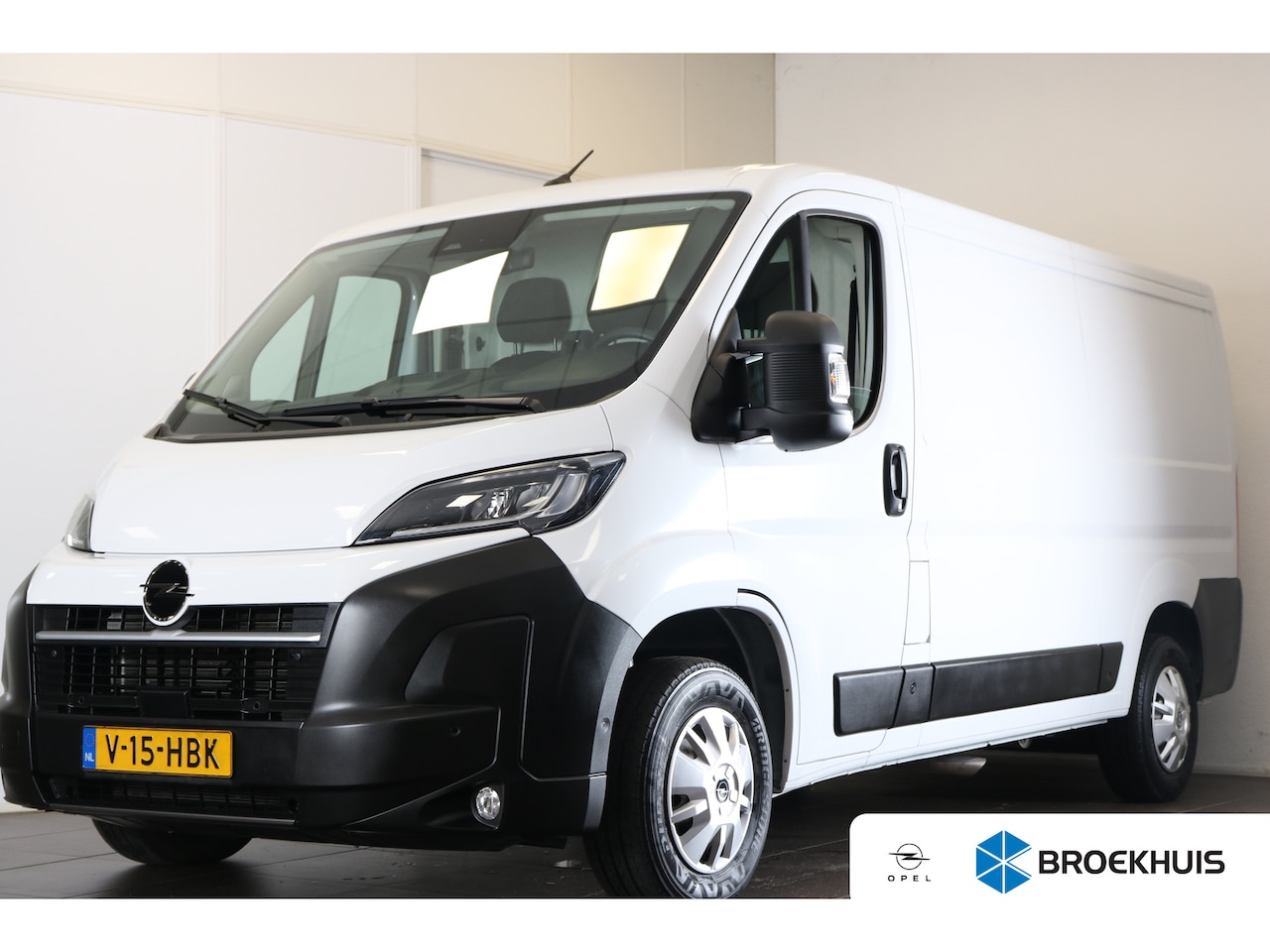 Opel Movano - L2H1 120 PK |TREKHAAK | BETIMMERING LAADRUIMTE | CAMERA | 360 GR SENSOREN | DIGITALE BINNE - AutoWereld.nl