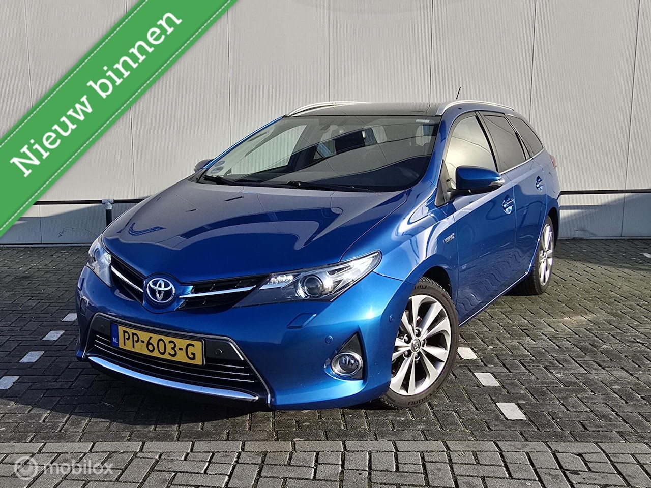 Toyota Auris - 1.8 Hybrid Executive 1.8 Hybrid Executive Nieuwe APK! - AutoWereld.nl