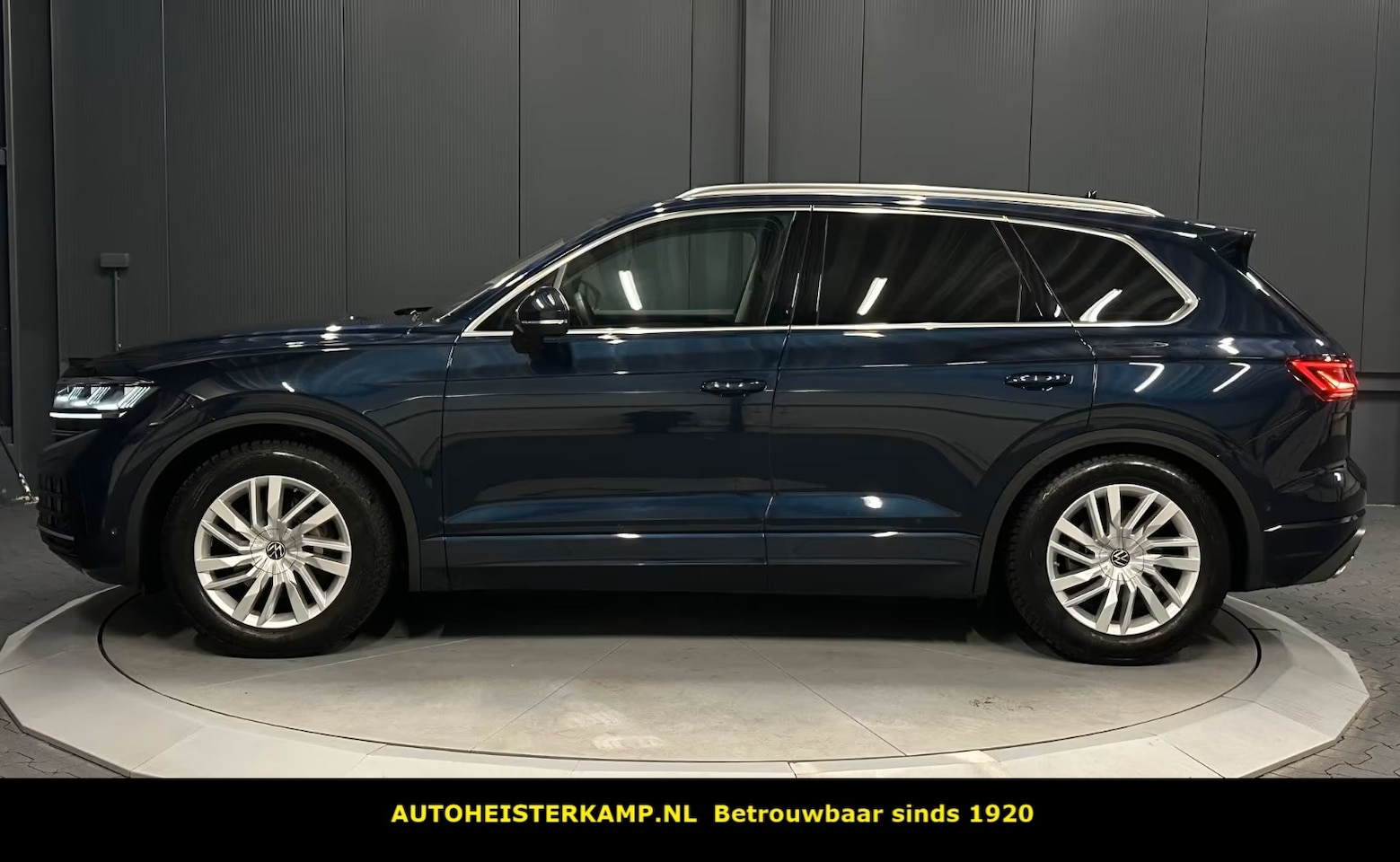 Volkswagen Touareg - 3.0 TDI Elegance Grijs Kenteken ACC Luchtvering Comfortstoelen Trekhaak - AutoWereld.nl