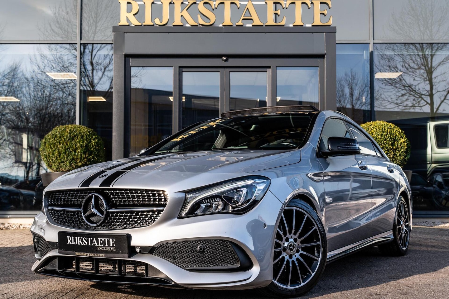 Mercedes-Benz CLA-Klasse - 180 AMG|PANO|CAMERA|LED|STOELVERW.|18'' - AutoWereld.nl