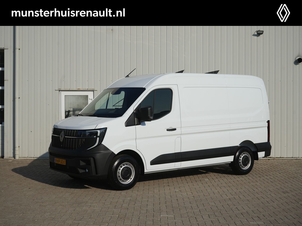 Renault Master - T35 2.0 dCi 130 L2H2 Advance *NIEUW!* - Incl. Volledige betimmering & Trekhaak! - All Seas - AutoWereld.nl