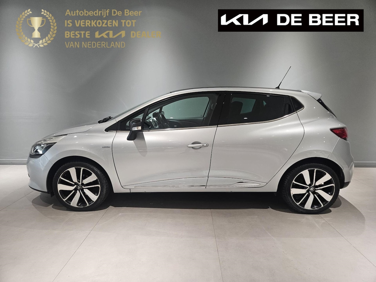 Renault Clio - Energy TCe 90pk ICONIC Navi/ Clima/ Leer/ Stoelv - AutoWereld.nl