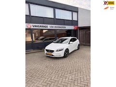 Volvo V40 - 2.0 D4 Momentum Business