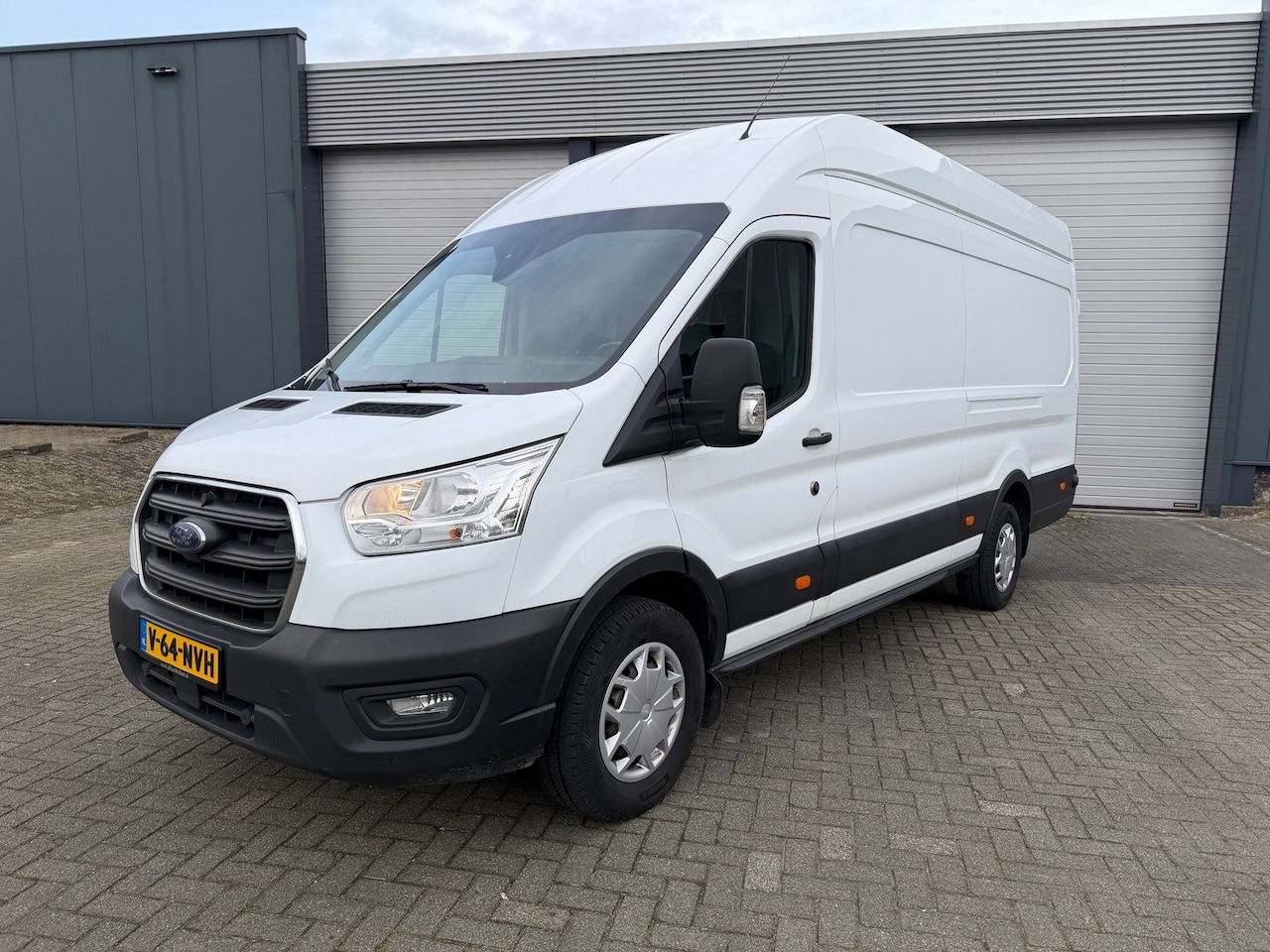 Ford Transit - 350 2.0 TDCI L4 H3 / 3500 KG trekvermogen / jumbo / airco - AutoWereld.nl