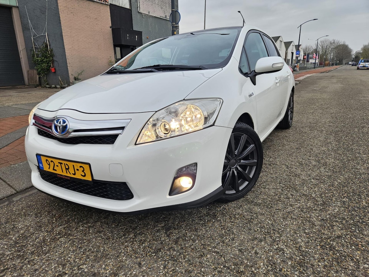 Toyota Auris - 1.8 Full Hybrid Dynamic Business GARANTIE - AutoWereld.nl