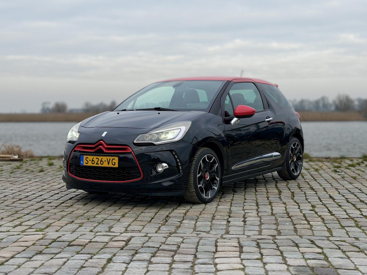 Citroën DS3 - 1.6 Sport Chic|Leer|Cruise|156PK - AutoWereld.nl