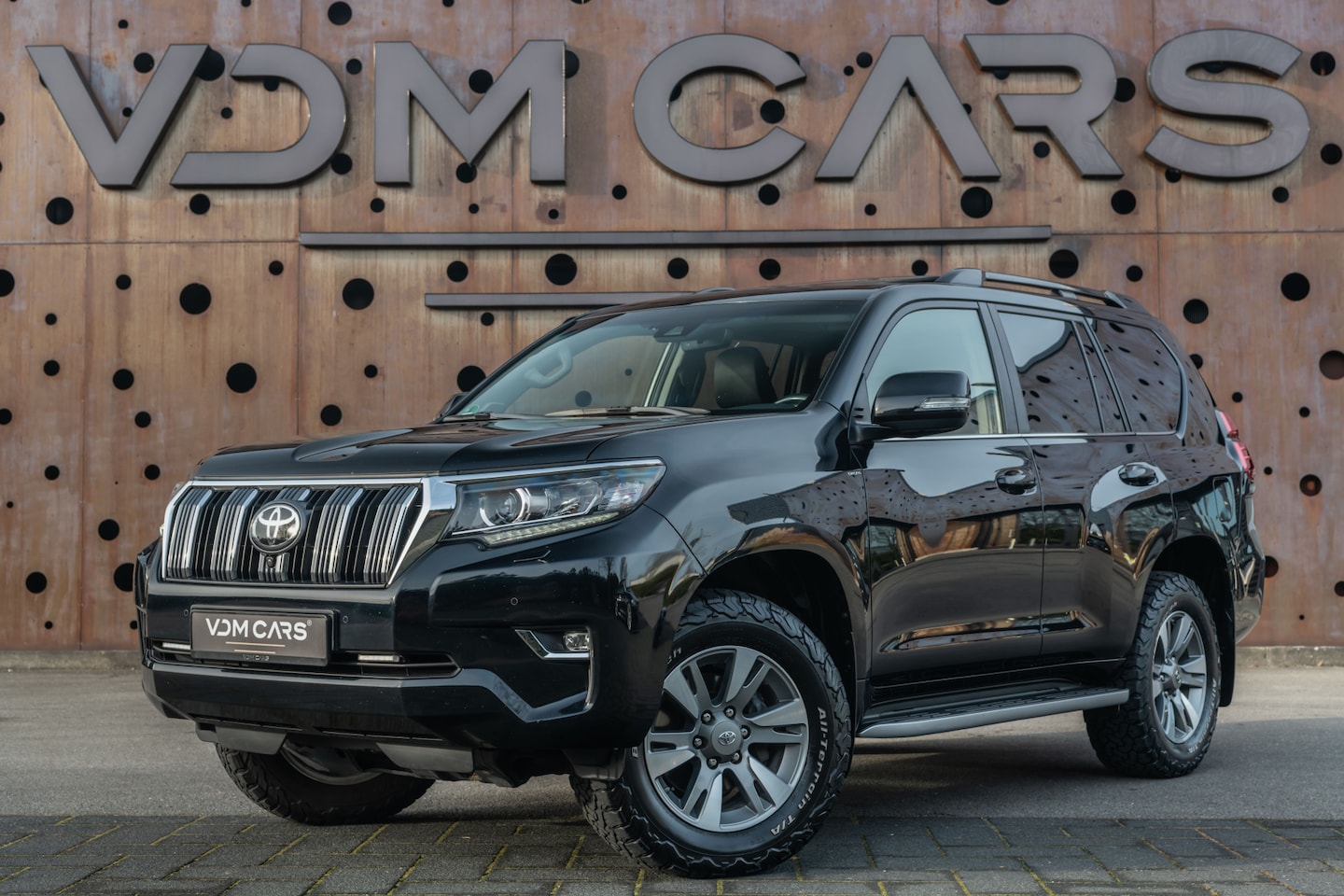 Toyota Land Cruiser - 2.8 D-4D Executive | Memory | 360 | Stoelverwarming | 5-persoons | 3.5t | - AutoWereld.nl