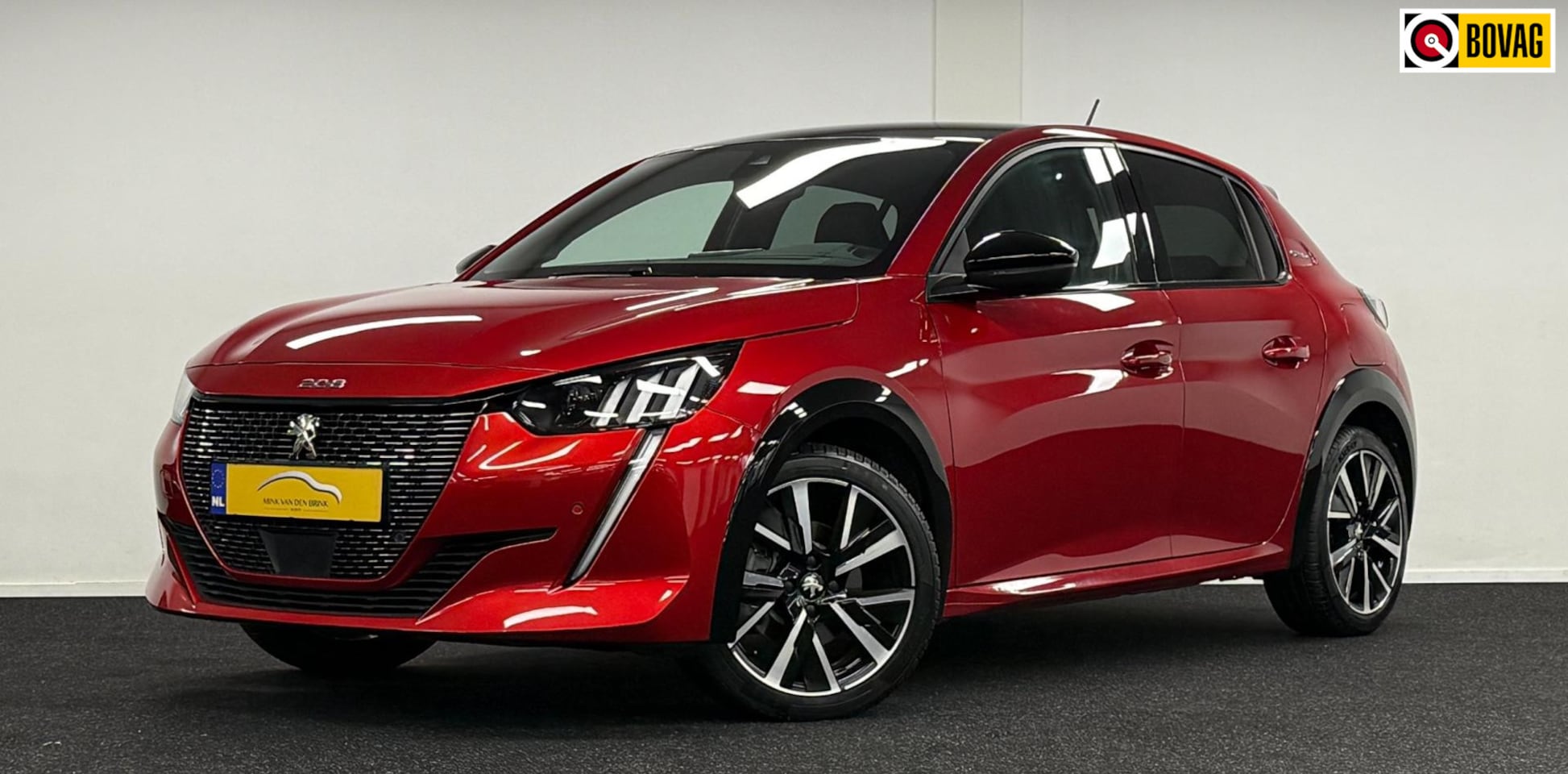 Peugeot 208 - 1.2 PureTech GT-Line*DealerOh*NieuweDbriem*Navi*Camera*Carplay - AutoWereld.nl