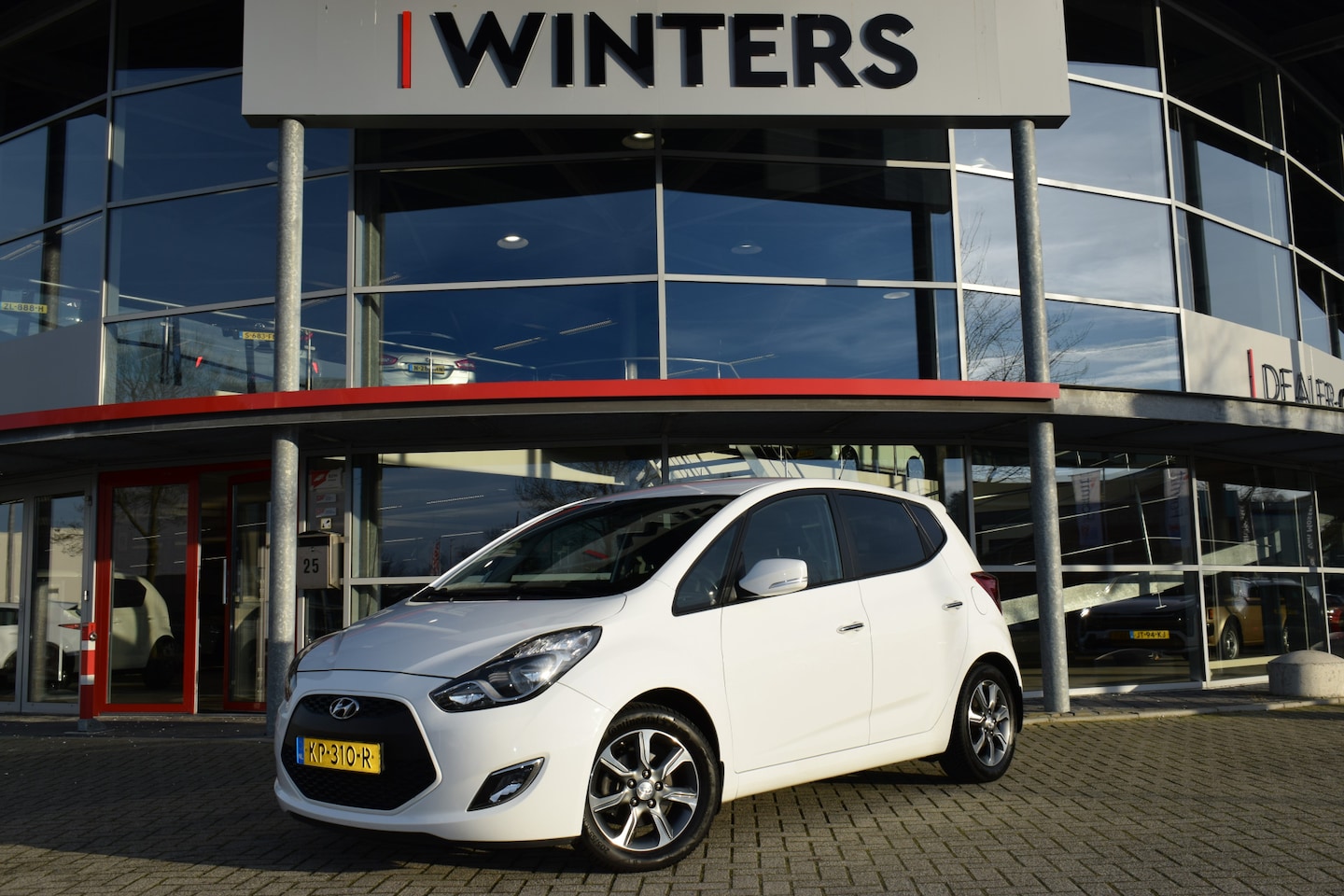 Hyundai ix20 - 1.4i Go! | Achteruitrijcamera | Cruise Control | Airco | Navigatie | Trekhaak - AutoWereld.nl