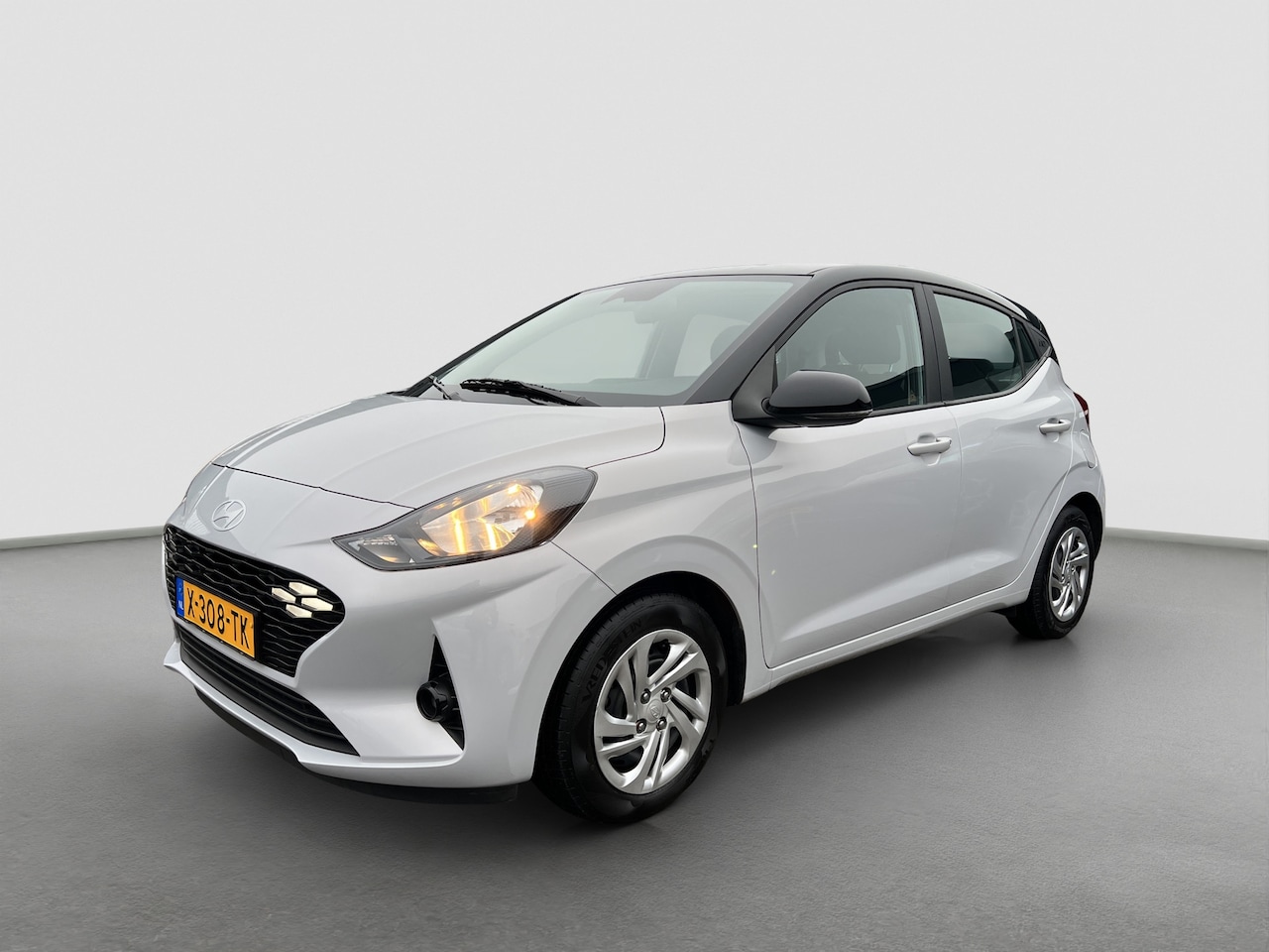 Hyundai i10 - 1.0 66pk Comfort Smart | Two-Tone Facelift | LED | Airco | Carplay | Navigatie | Bluetooth - AutoWereld.nl