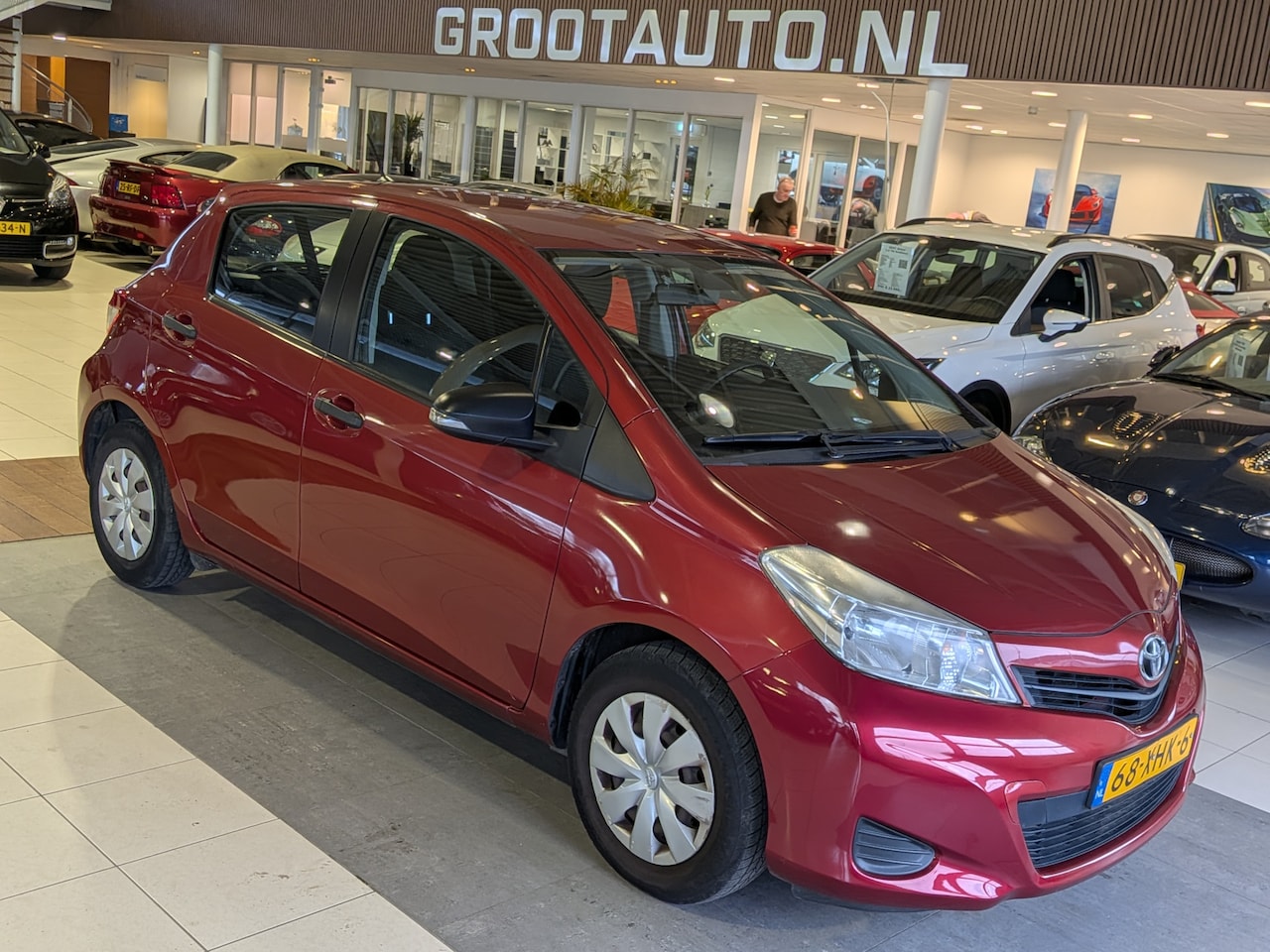 Toyota Yaris - 1.0 VVT-i Comfort Airco, Stuurbekrachtiging - AutoWereld.nl