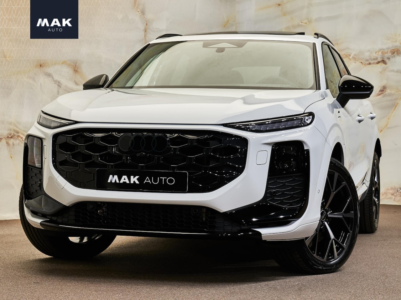 Audi Q3 - E-Hybrid S Edition, pano, 20", Sonos, Matrix-LED., memory, HUD, 360 camera, ACC, keyless, - AutoWereld.nl