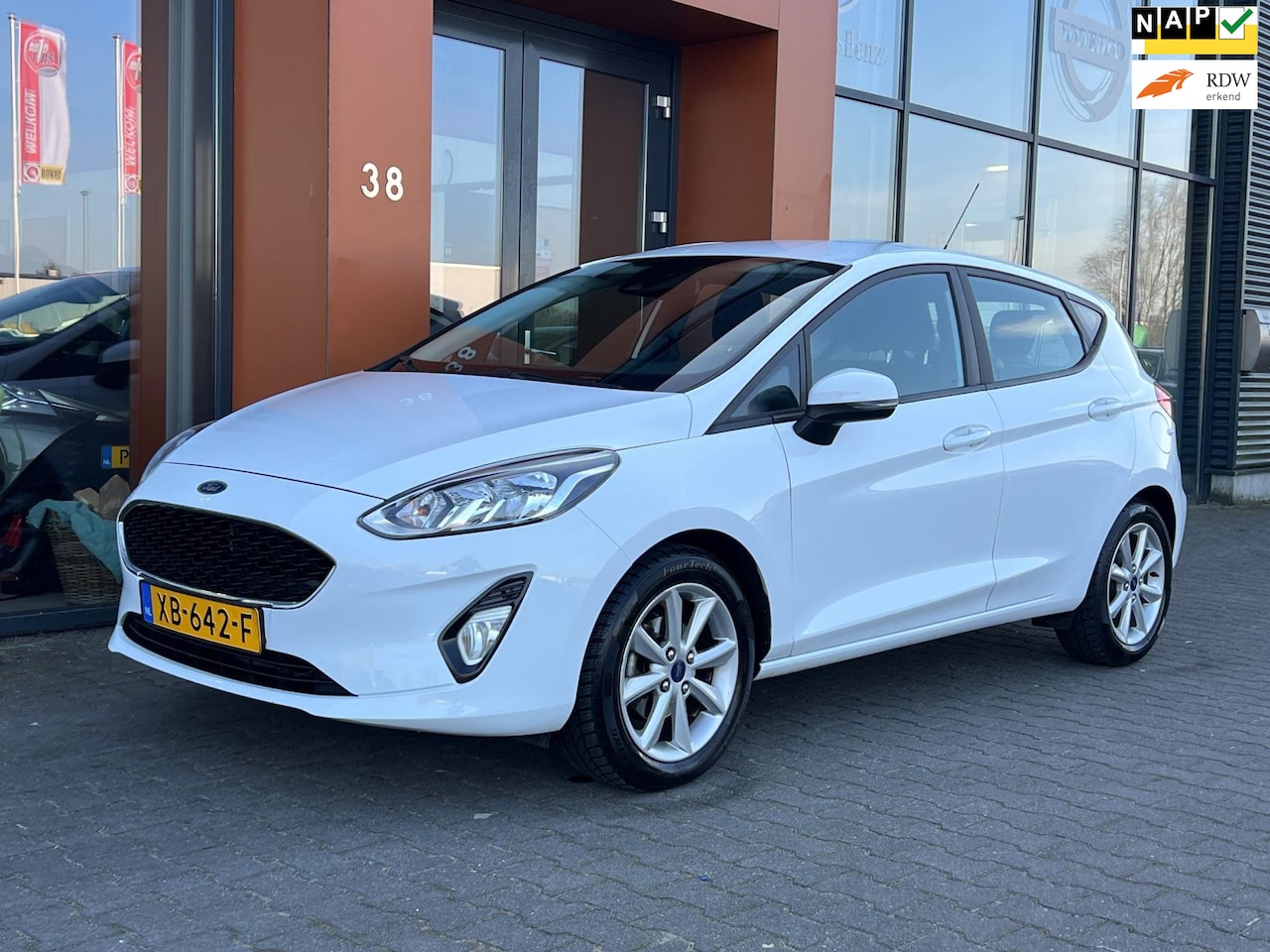 Ford Fiesta - 1.1|Navi|Carplay|Cruise|Airco|Isofix|Bluetooth - AutoWereld.nl
