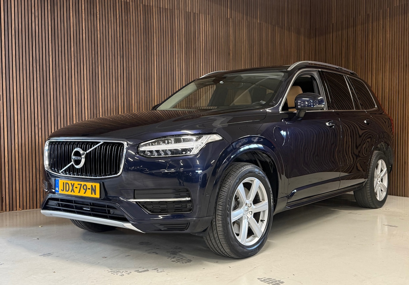 Volvo XC90 - 2.0 T8 Twin Engine AWD Momentum 2.0 T8 Twin Engine AWD Momentum - AutoWereld.nl