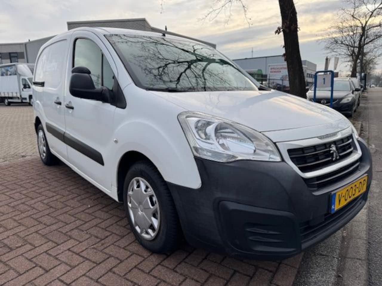 Peugeot Partner - 120 1.6 BlueHDi 75 XR Airco,Cruisecontrol,Schuifdeur MARGE Auto - AutoWereld.nl