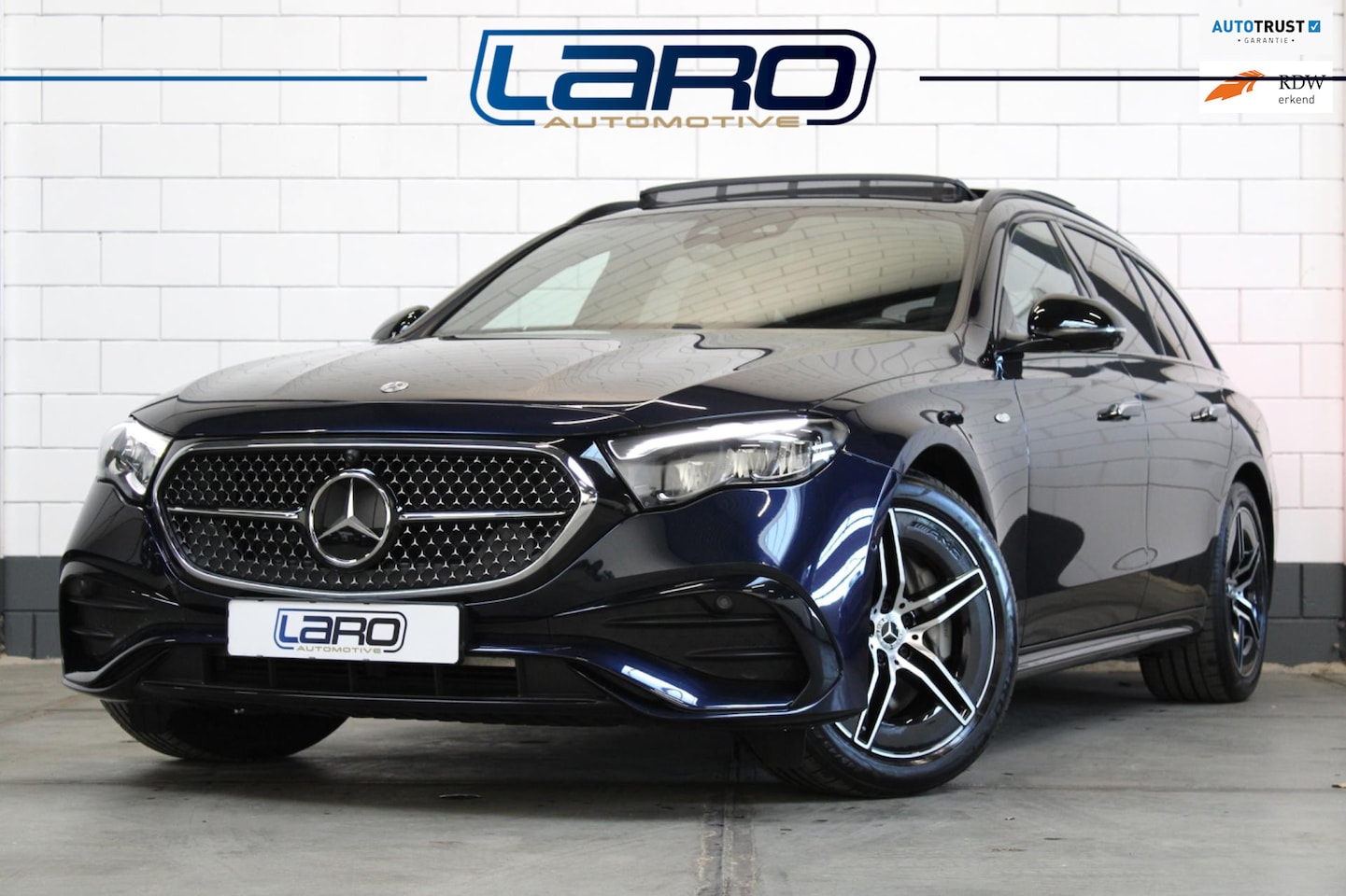 Mercedes-Benz E-klasse Estate - 300 e AMG Line | Superscreen Pano Burmester 4D Airmatic Trekh Leer HuD ACC 360 cam Sfeer - AutoWereld.nl