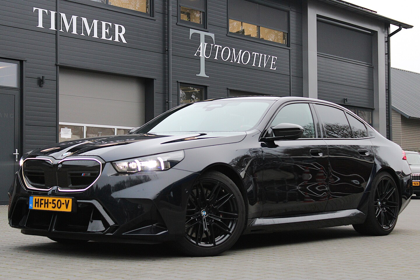 BMW M5 - 5-serie Sedan - Zwart leder - Panoramadak 20 inch 951M - Bowers & Wilkins - AutoWereld.nl