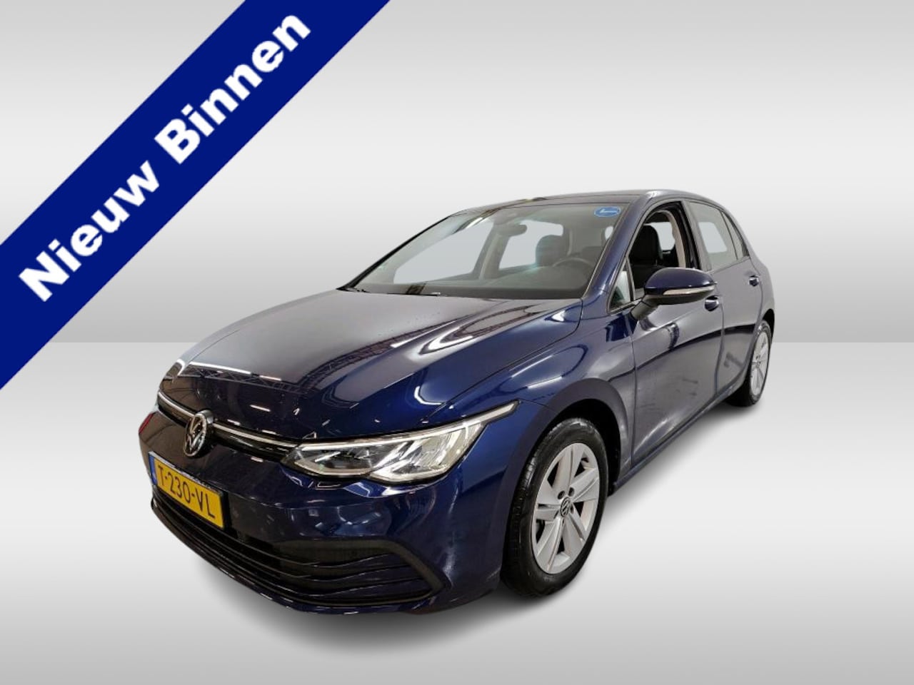 Volkswagen Golf - 1.0 TSI Life / Navigatie / Carplay /Achteruitrij camera / 16'' LMV - AutoWereld.nl