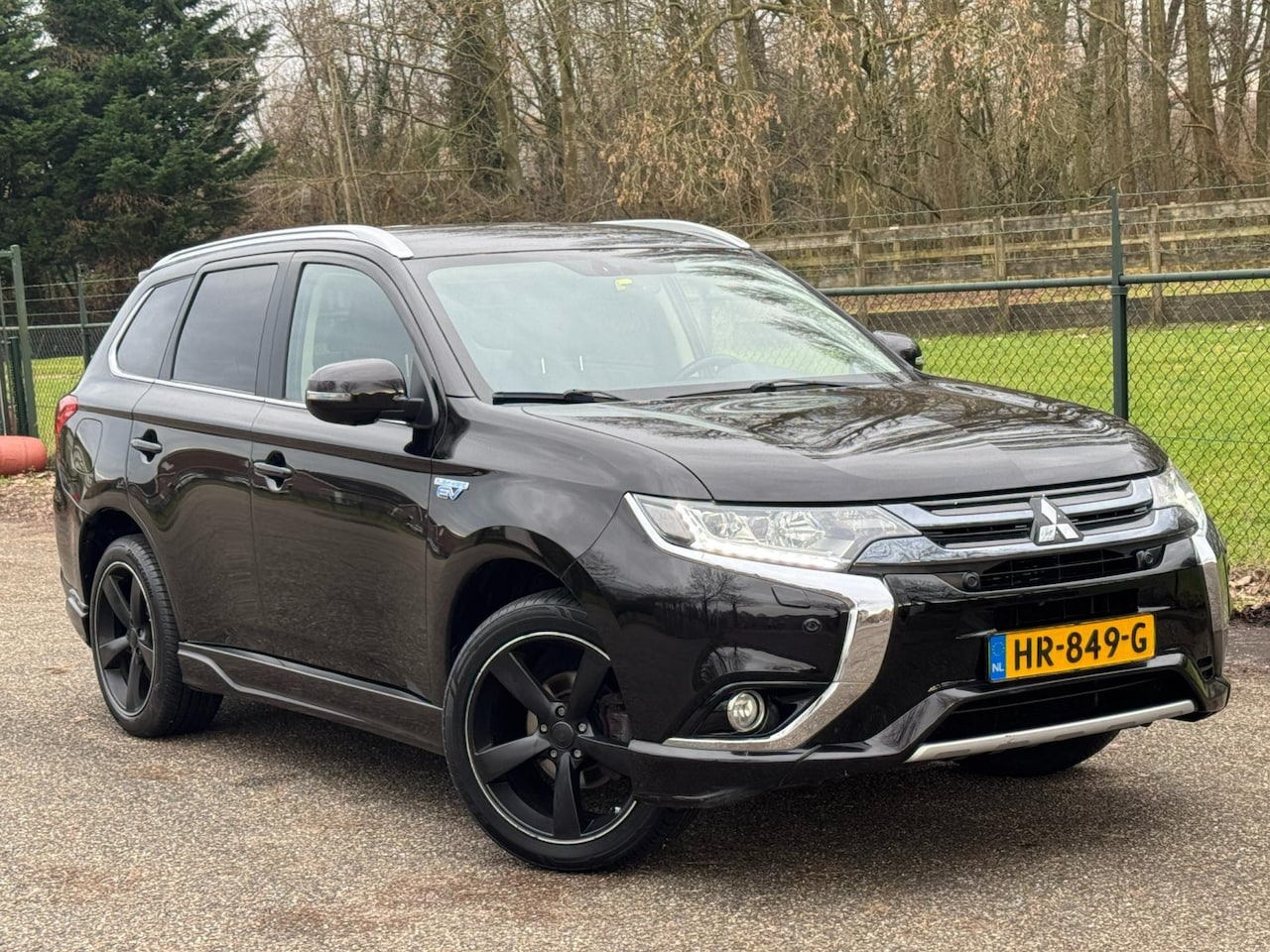 Mitsubishi Outlander - 2.0 PHEV instyle /Trekhaak/Navi/Camera/Automaat/ - AutoWereld.nl