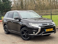 Mitsubishi Outlander - 2.0 PHEV instyle /Trekhaak/Navi/Camera/Automaat/