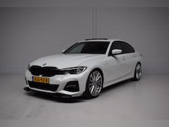 BMW 3-serie - 330e M-SPORT / SOH 93% / UNIEK / CARPLAY / SCHUIFDAK / DEALER-ONDERHOUDEN / 20INCH / SFEER
