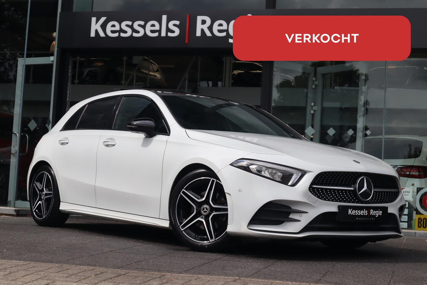 Mercedes-Benz A-klasse - 200 AMG Pano Sfeerverlichting Burmester Camera Widescreen LED - AutoWereld.nl