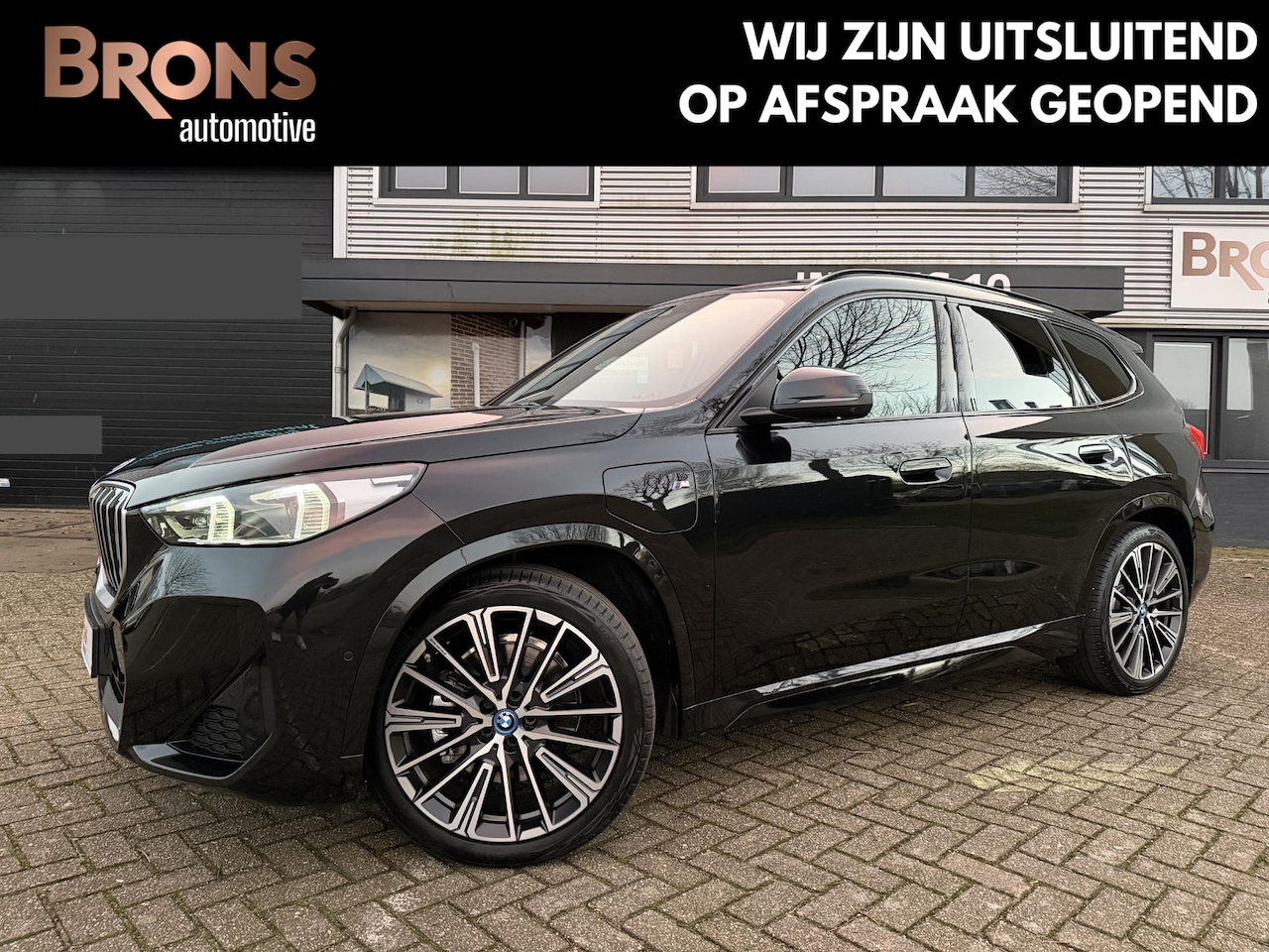 BMW X1 - xDrive30e 20 inc l Pano l Zeer luxe l Hybrid - AutoWereld.nl