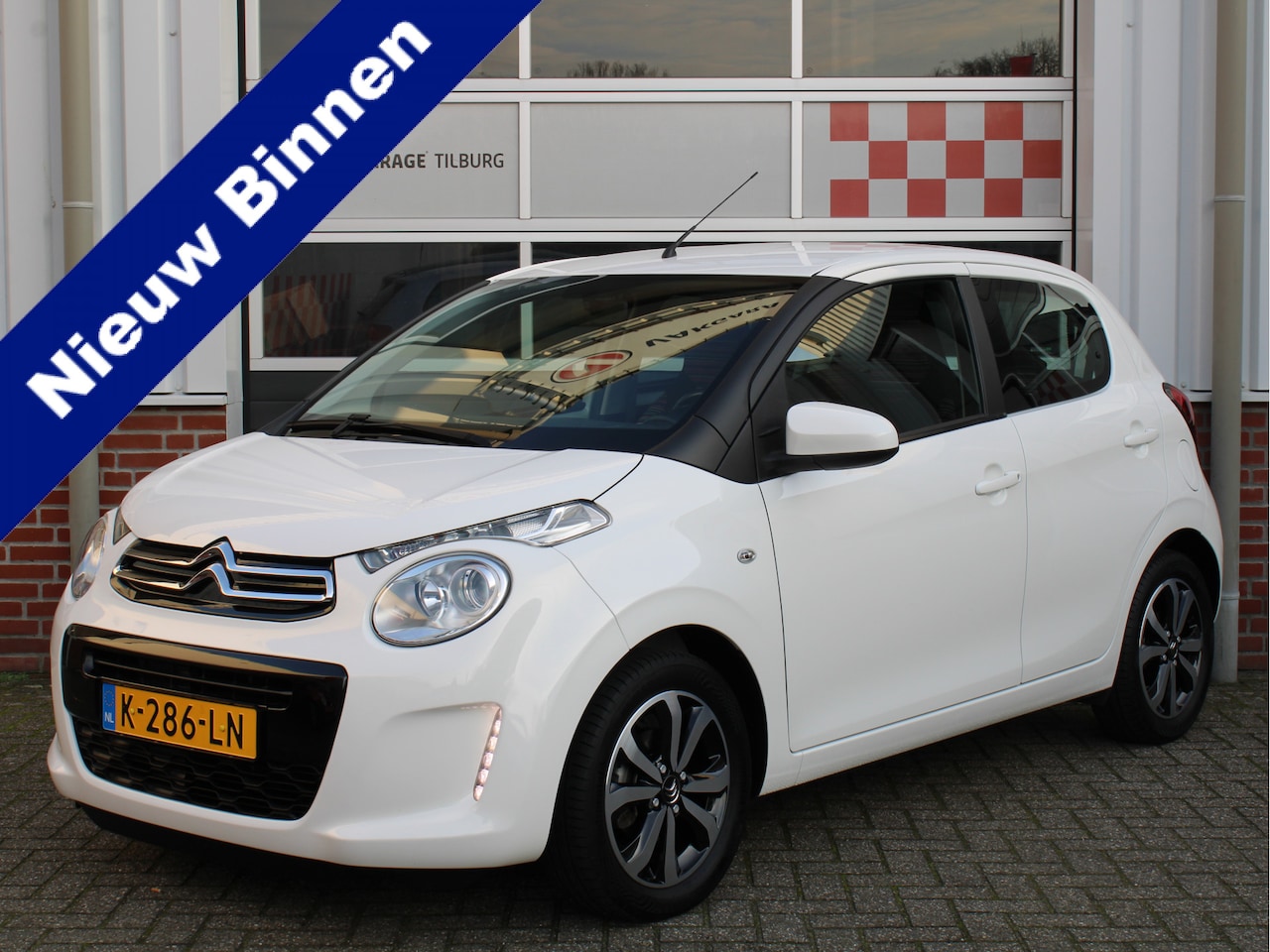 Citroën C1 - 1.0 VTi Shine 1e EIG/Airco/Camera/15"LMV/AppleCarplay/DAB+/Bluetooth - AutoWereld.nl
