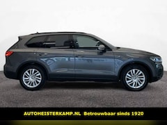 Volkswagen Touareg - 3.0 TDI Grijs Kenteken ACC Luchtvering Comfortstoelen Trekhaak