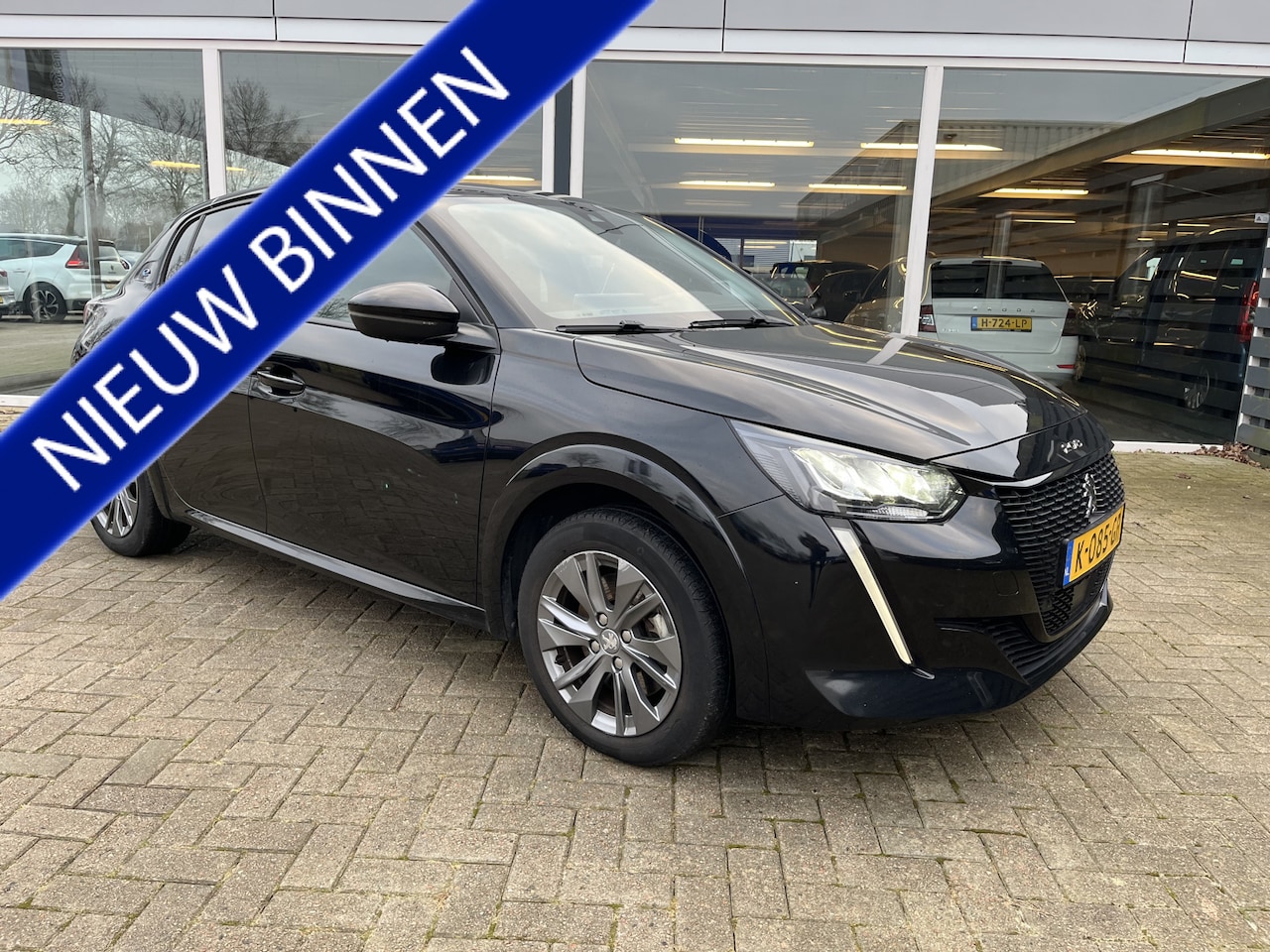 Peugeot e-208 - EV Allure 50 kWh Lmv / Camera / Carplay / Clima - AutoWereld.nl