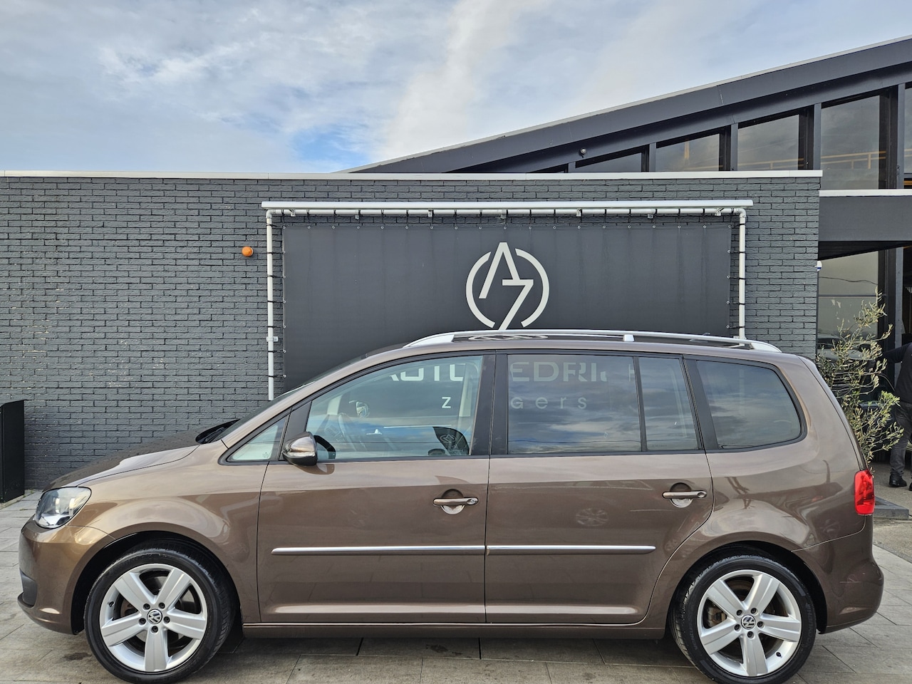 Volkswagen Touran - 1.4 TSI Highline *AC*Automaat*Navi NW KETTING ! - AutoWereld.nl