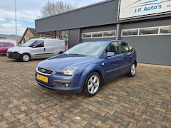 Ford Focus - 1.6-16V Futura NIEUWE APK AIRCO