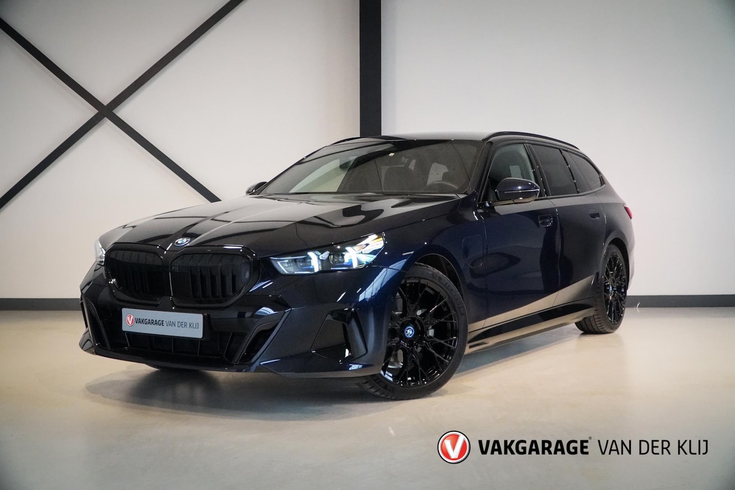 BMW 5-serie Touring - 530e M-Sport | 360 Camera | Head-Up | Stoelverwarming | Adapt. LED | NL-Auto | - AutoWereld.nl