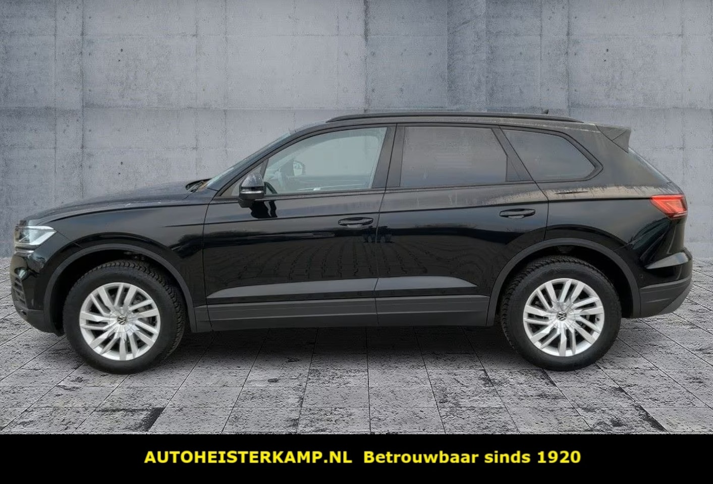 Volkswagen Touareg - 3.0 TDI Grijs Kenteken ACC Luchtvering Comfortstoelen Trekhaak - AutoWereld.nl