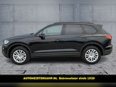 Volkswagen Touareg - 3.0 TDI Grijs Kenteken ACC Luchtvering Comfortstoelen Trekhaak