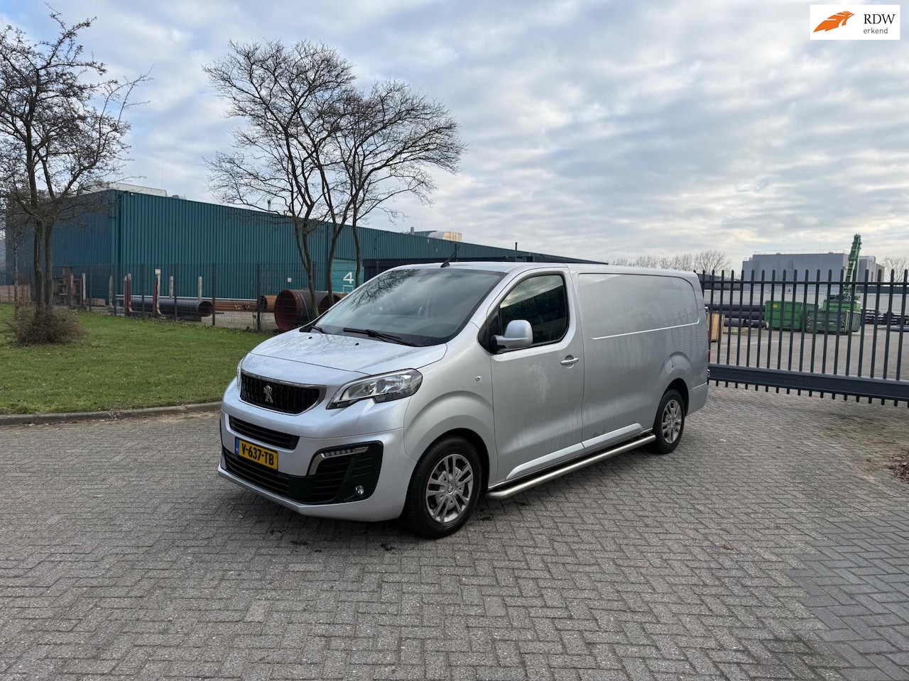 Peugeot Expert - 231L 2.0 BlueHDI 180 Premium Pack 231L 2.0 BlueHDI 180 Premium Pack automaat - AutoWereld.nl