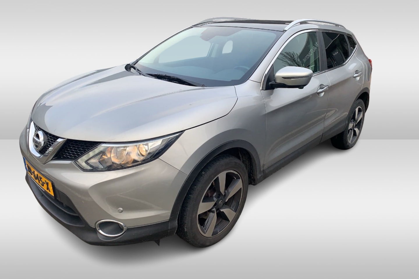 Nissan Qashqai - 1.2 Connect Edition / Trekhaak / Panoramadak / 360Camera / 18'' / Keyless / Navigatie / Ge - AutoWereld.nl