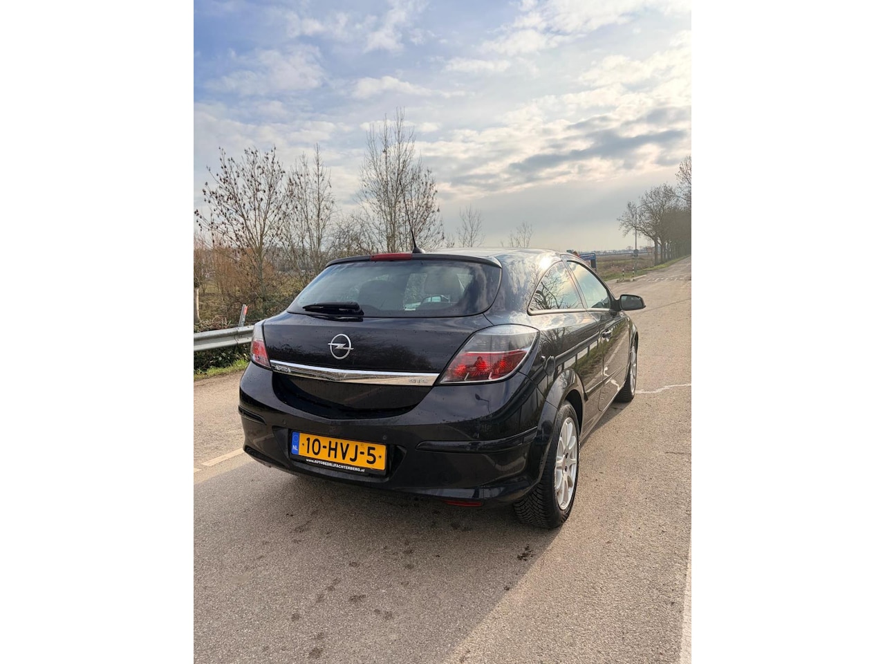 Opel Astra GTC - 1.6 Temptation NAP / Parkeersensoren - AutoWereld.nl