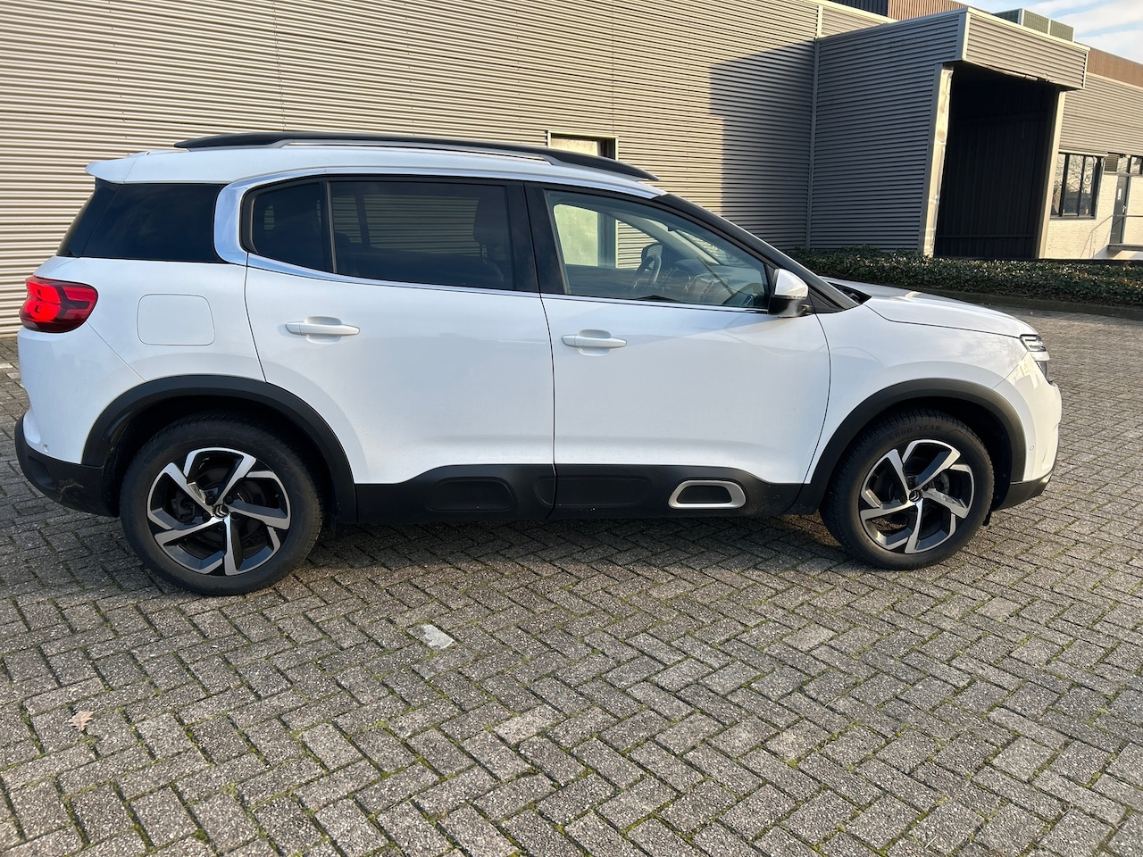 Citroën C5 Aircross - 1.2 PureTech Business Plus 1.2 PureTech Business Plus Leer, mooie volle auto - AutoWereld.nl