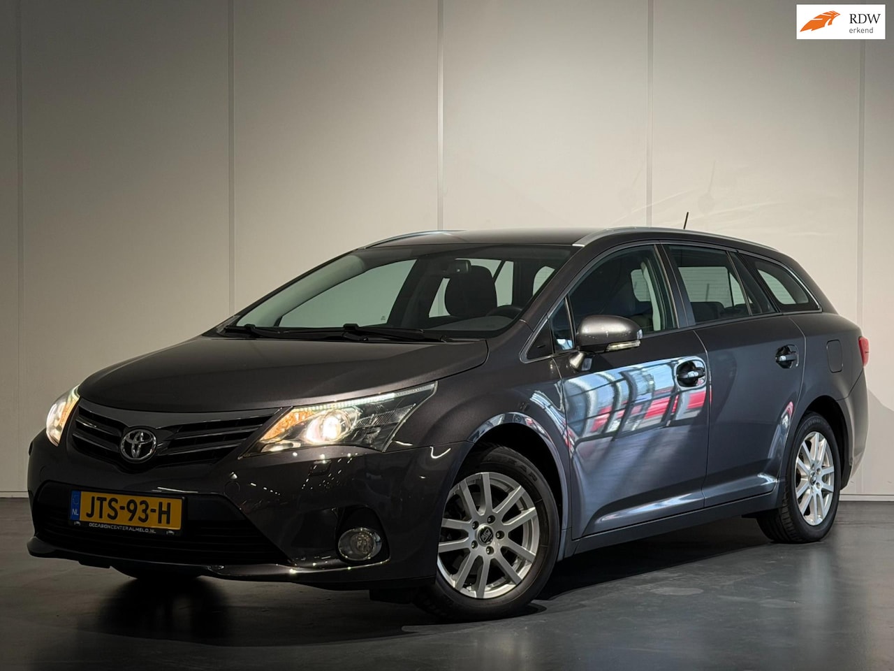 Toyota Avensis Wagon - 1.8 VVTi Business /Clima/Cruise/Camera/Trekhaak/LMV - AutoWereld.nl