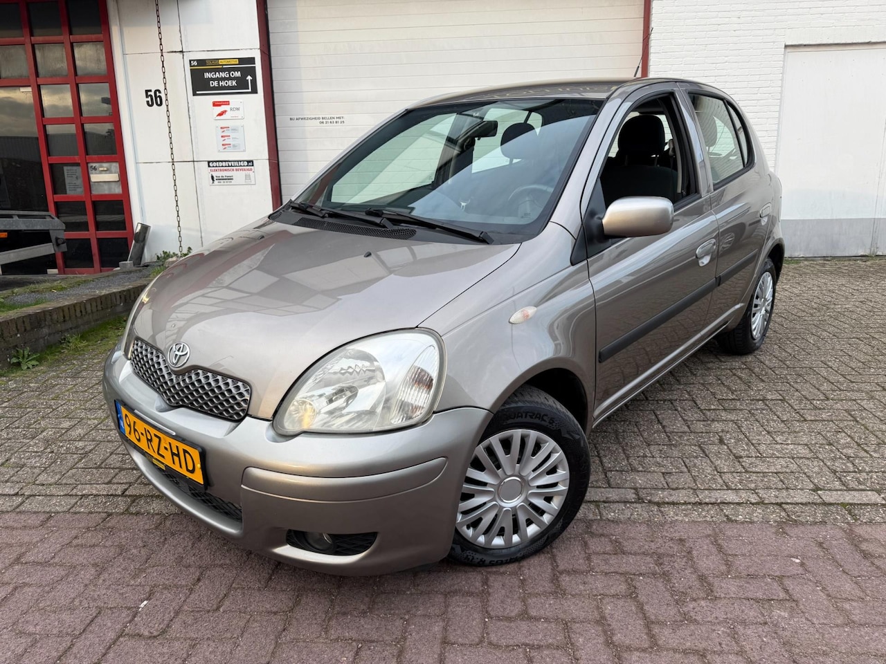 Toyota Yaris - 1.3 VVT-i Sol |NIEUW APK |AIRCO|AUTOMAAT |NETTE AUTO|GOED ONDERHOUDEN| - AutoWereld.nl