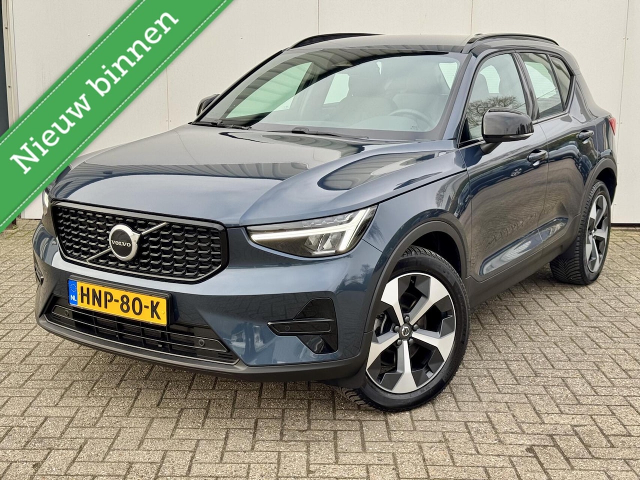 Volvo XC40 - 2.0 B4 Plus Dark|HK Audio|el.stoelen|19"|ACC|Blis|Trekh.| - AutoWereld.nl