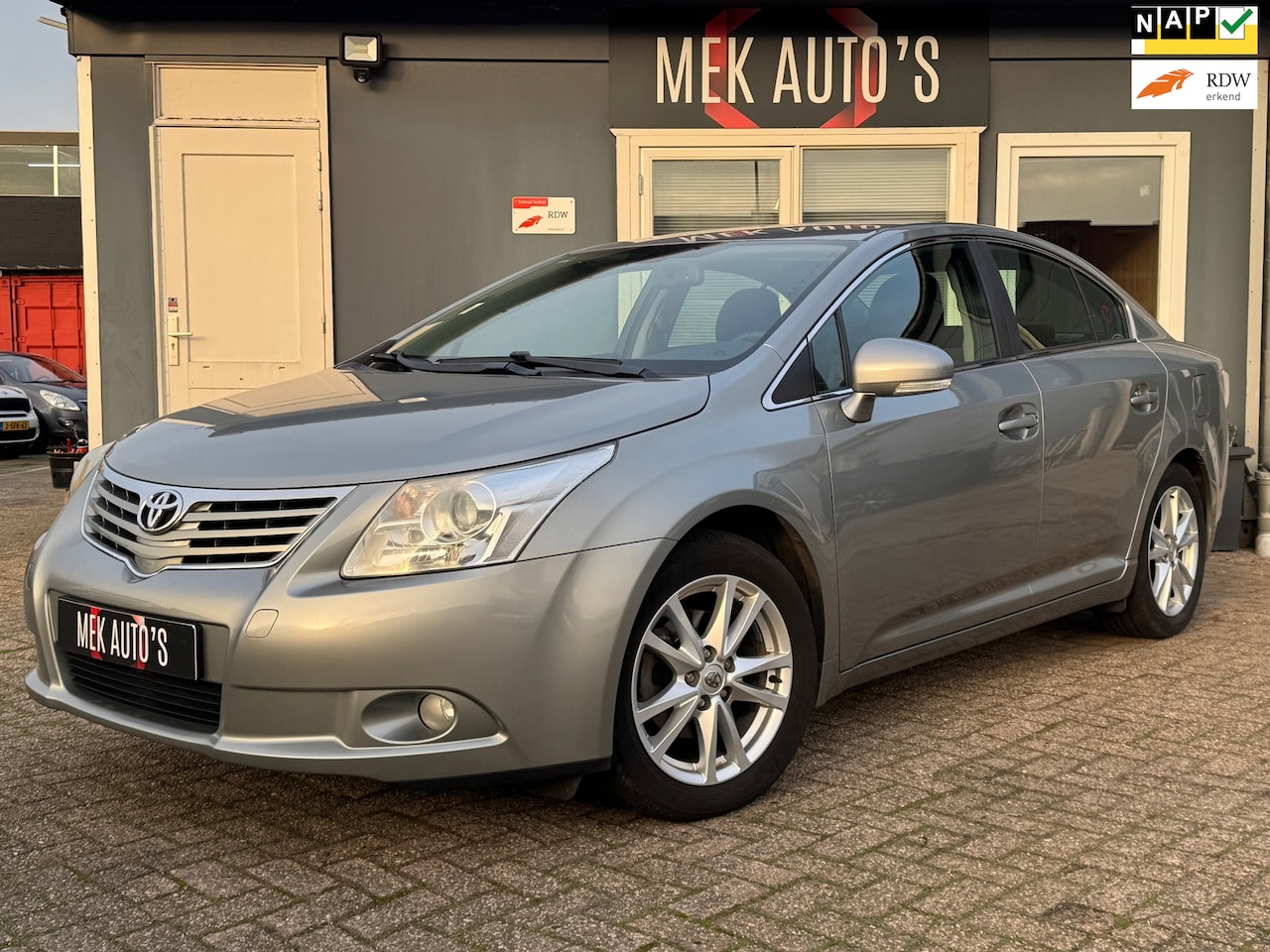 Toyota Avensis - 1.8 VVTi Business|Camera|Trekhaak|Clima| - AutoWereld.nl