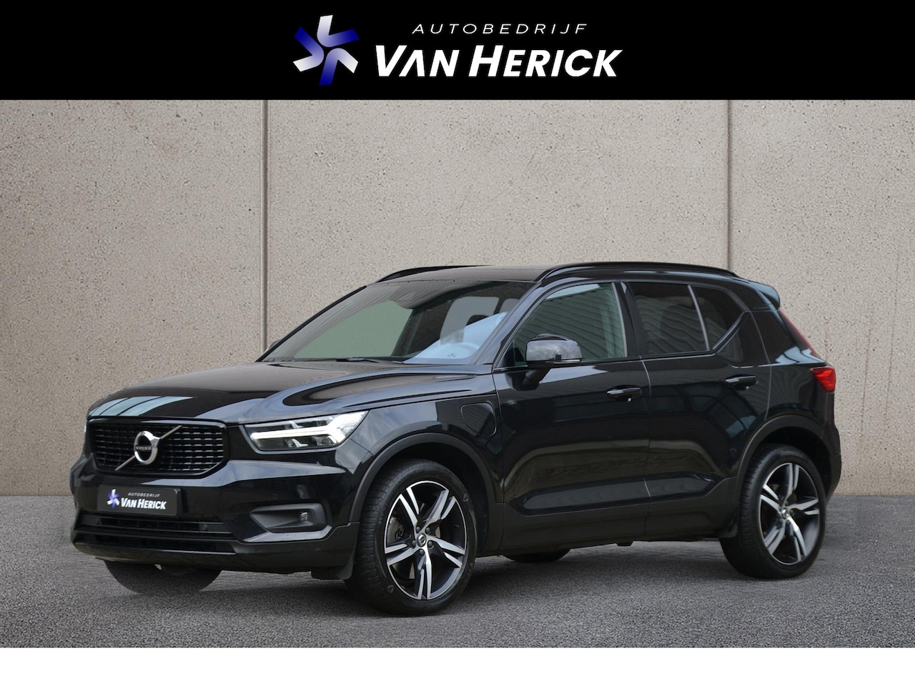 Volvo XC40 - 1.5 T5 Recharge R-Design | Panoramadak | Winterpakket | Achteruitrijcamera - AutoWereld.nl