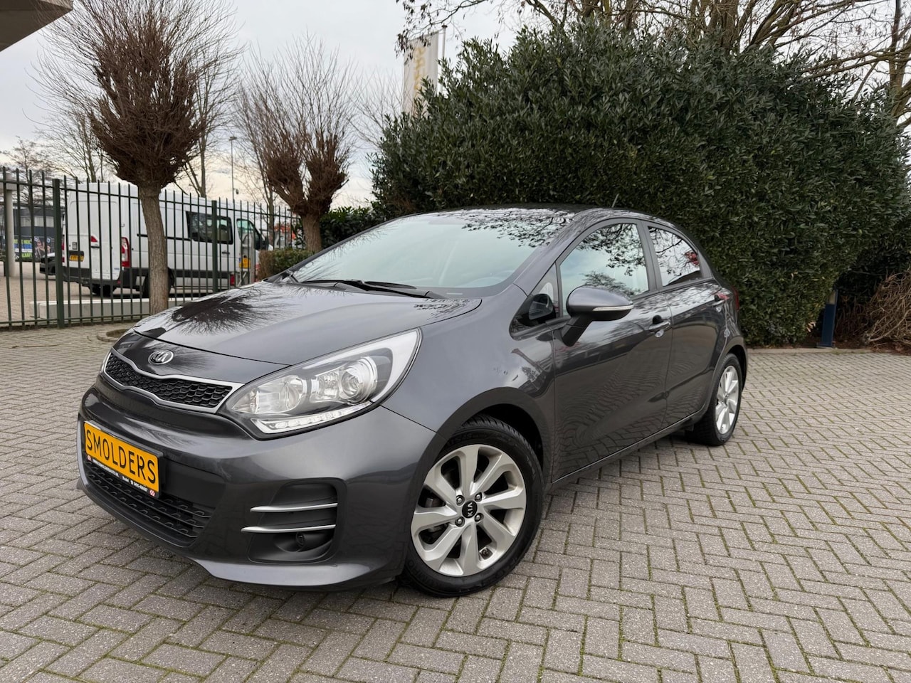 Kia Rio - 1.2 (4 cil.), Clima, Cruise Control, Navigatie, Achteruitrijcamera, Led, Bluetooth, LM-vel - AutoWereld.nl