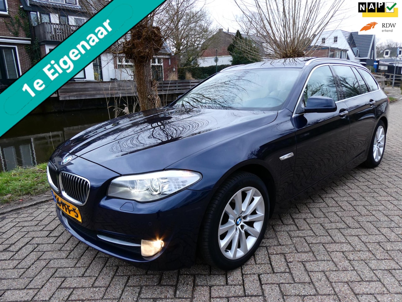 BMW 5-serie Touring - 523i High Exe Aut. 6-Cilinder Leder Navi Schuifdak Xenon - AutoWereld.nl