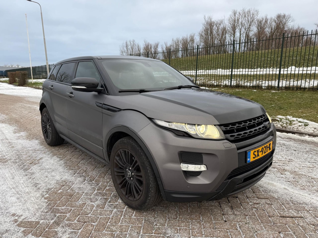 Land Rover Range Rover Evoque - 2.2 TD4 4WD Prestige 2.2 TD4 4WD Prestige - AutoWereld.nl