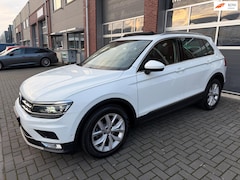 Volkswagen Tiguan - 1.4 TSI DSG LED ACC Pano Camera Carplay
