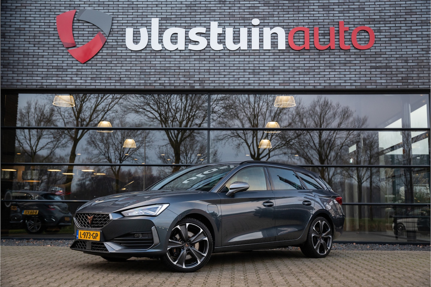 CUPRA Leon Sportstourer - 1.4 e-Hybrid VZ Business , Trekhaak, Adap. cruise, - AutoWereld.nl